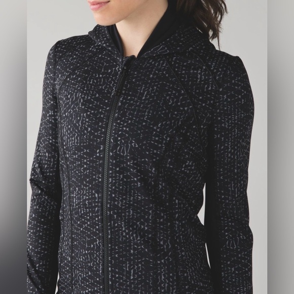 Lululemon - Daily Practice Jacket - Picture 3 of 10